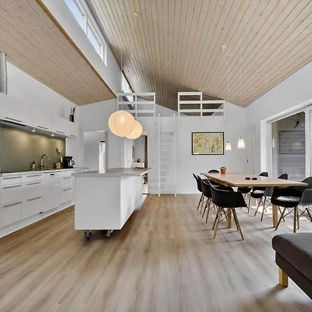84264-ronde-enebaervej-4 Rønde