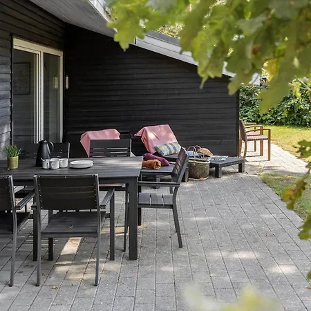 84264-ronde-enebaervej-4 Semesterbostad