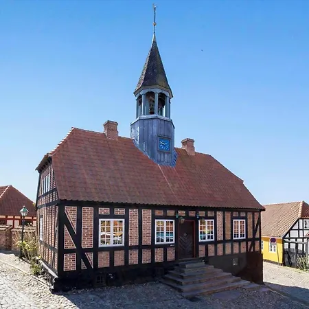 84264-ronde-enebaervej-4 Rønde