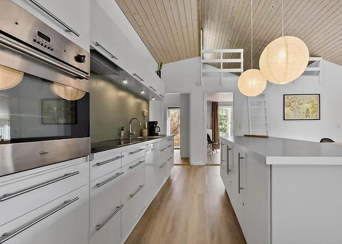 84264-ronde-enebaervej-4 * Rønde