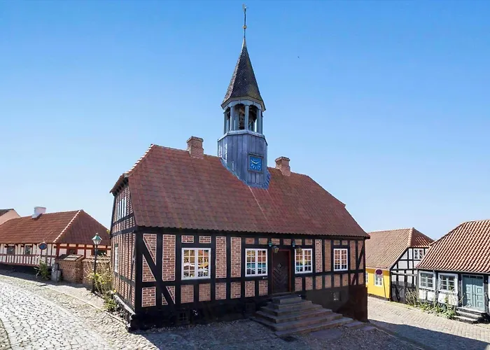 84264-ronde-enebaervej-4 Rønde